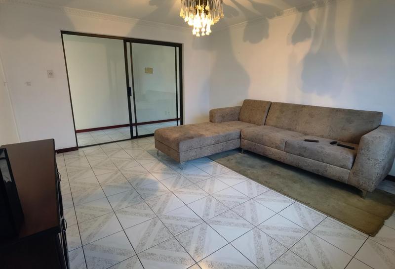 6 Bedroom Property for Sale in Cravenby Western Cape